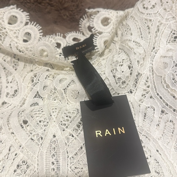 Rain Women's Size large Half Sleeve Embroidered Top Ivory STYLE: OR5880 - Picture 2 of 10